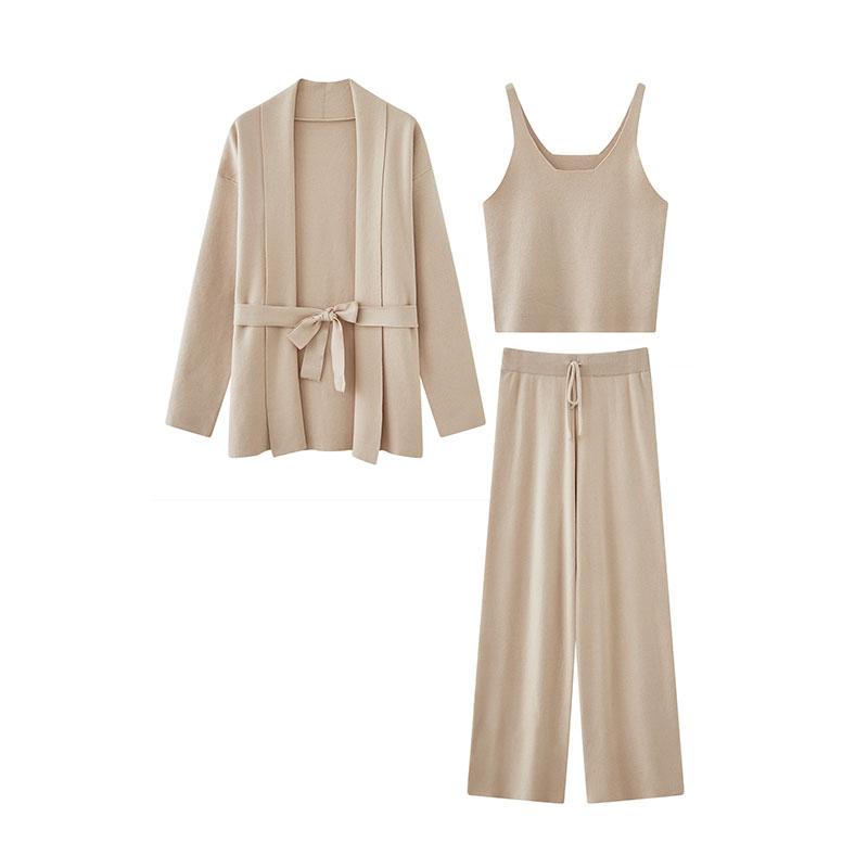 What are the advantages of the three-piece sweater set in terms of matching convenience?